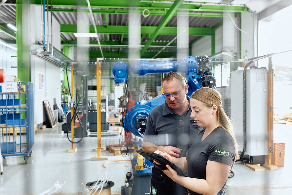 Digital worker self-monitoring with instructor software from tepcon GmbH for error-free production processes